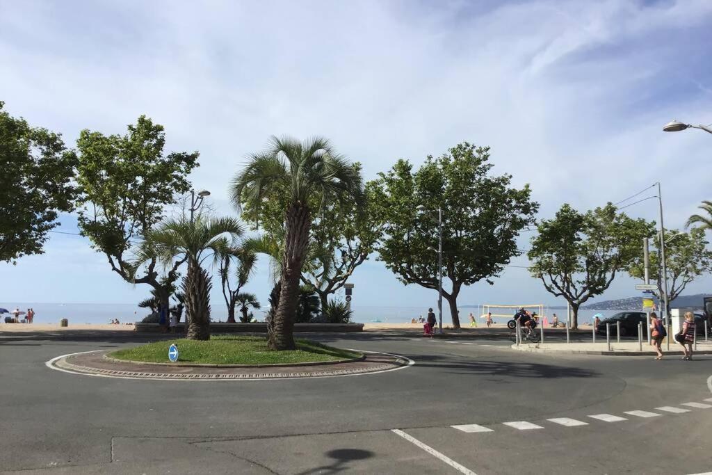 Des Vacances De Reve Apartment Frejus Bagian luar foto